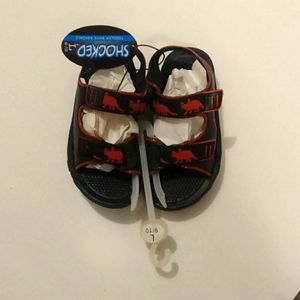 Shocked toddler boys Black and red 9/10 Sandals. Spring and summer